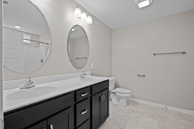 Building Photo - 118 Station Yard Rd