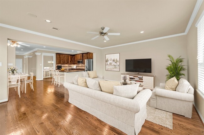 Building Photo - 1119 W 26th St