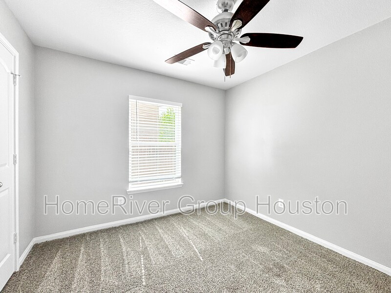 Building Photo - 503 Pedroso Dr