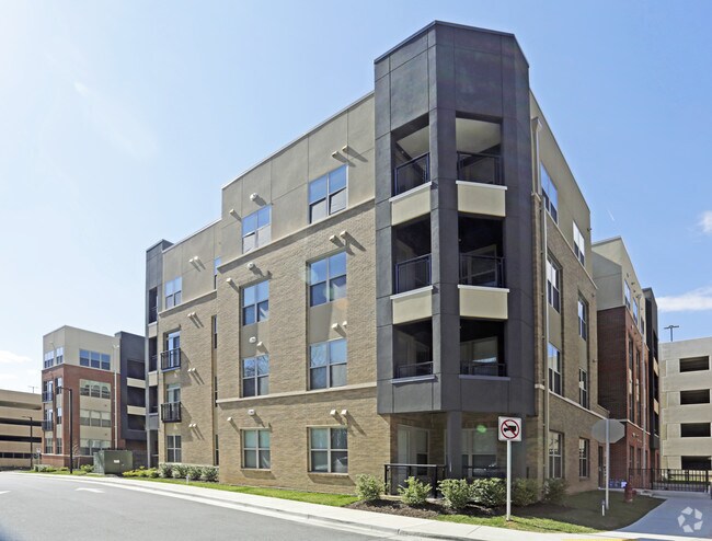 Building Photo - Camden Washingtonian
