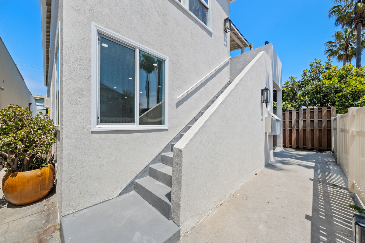 Building Photo - 23 Rose Ave