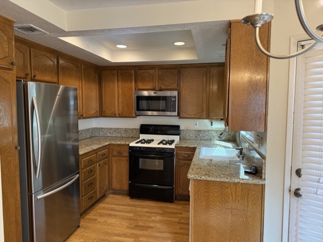 Kitchen - 12330 Magnolia Blvd