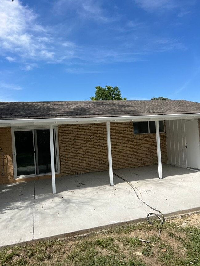 Building Photo - Rent-to-Own Ranch-Style Home in Henderson,...