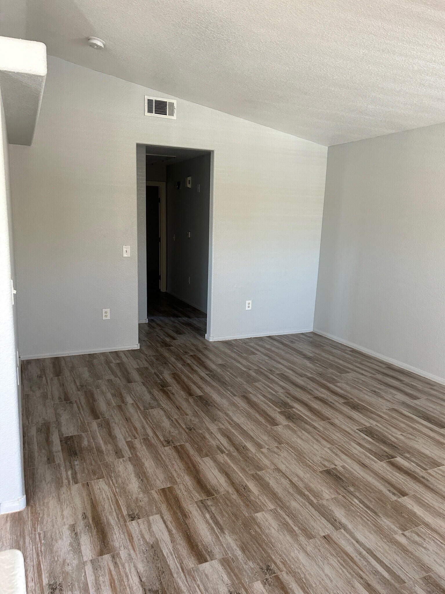 Building Photo - 520 Arrowhead Trl