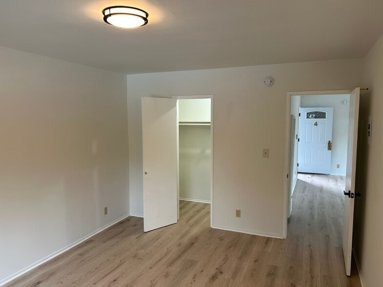 Building Photo - 2206 Echo Park Ave