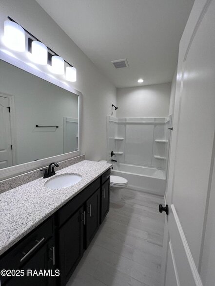 Building Photo - 107 Tenor St