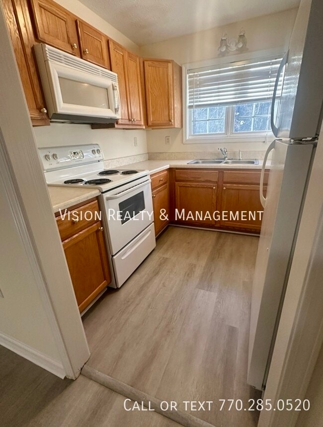 Building Photo - 133 Kaiser St