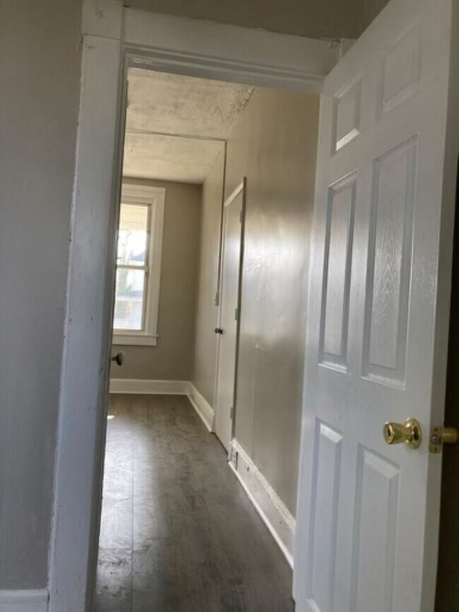 Building Photo - 3608 Howard Park Ave