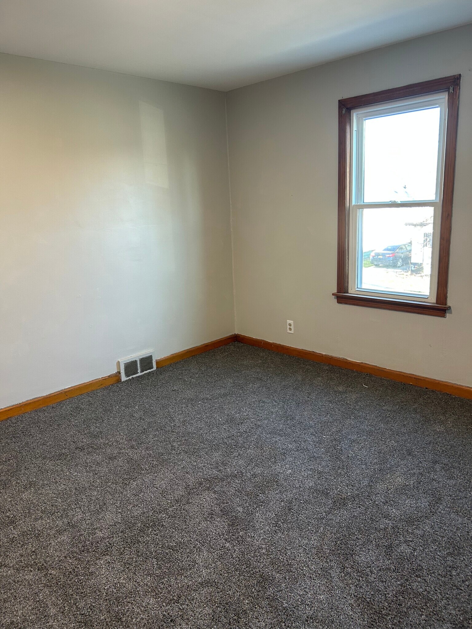 Bedroom - 35 Willow St