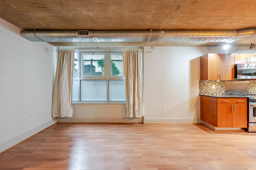 Building Photo - 929 Florida Ave NW
