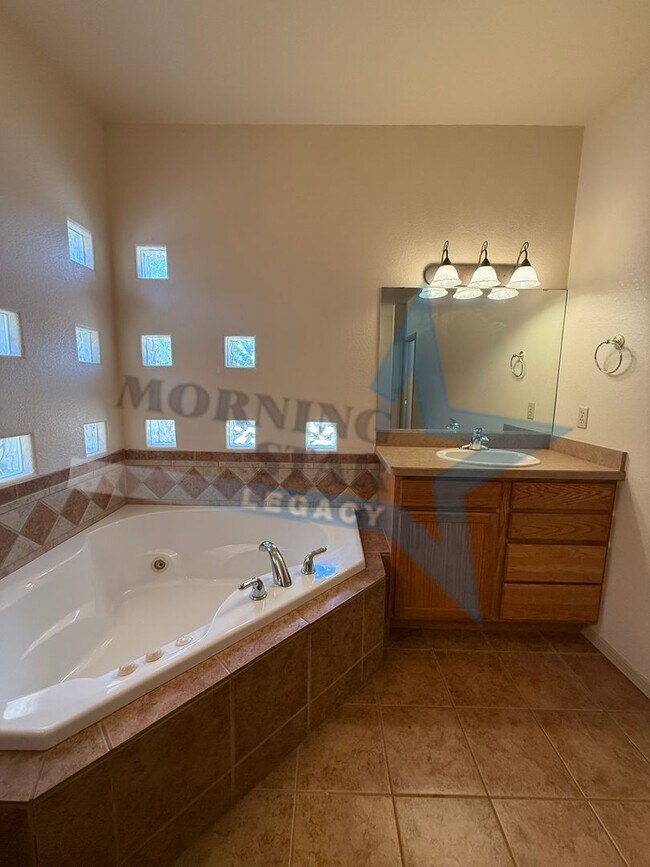 Building Photo - Beautiful 3-Bedroom Southwestern-Style Home!