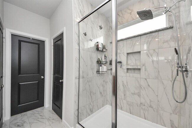 Building Photo - 21638 Laggan Clf Ln