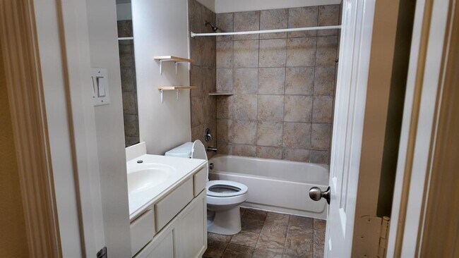 Building Photo - 7907 Bachwood Dr Dr