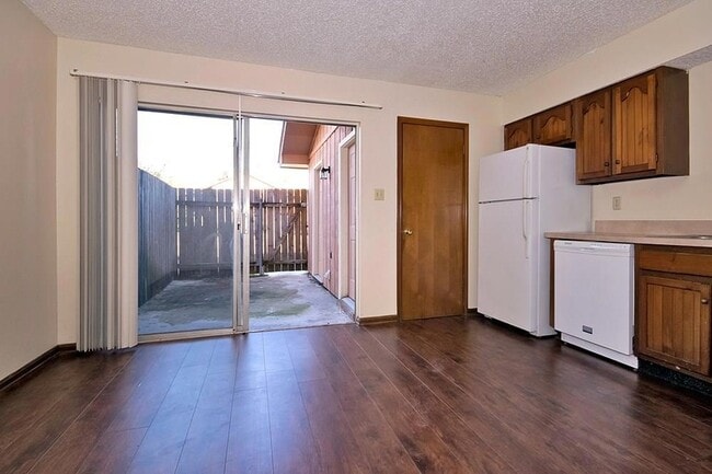 Building Photo - 1536 Richmond Dr