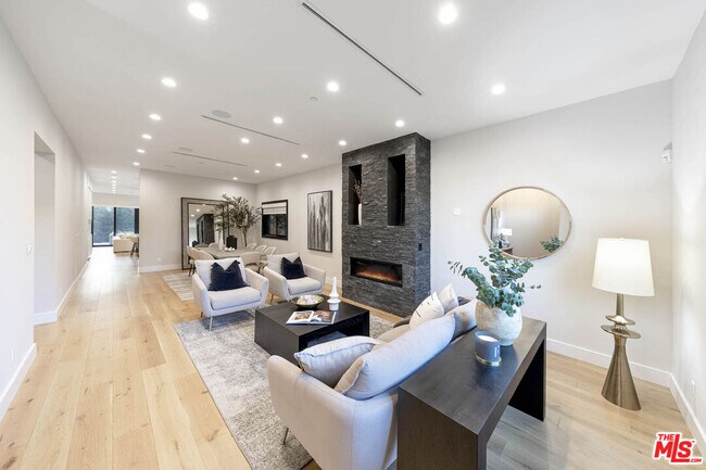 Building Photo - 123 S Kilkea Dr