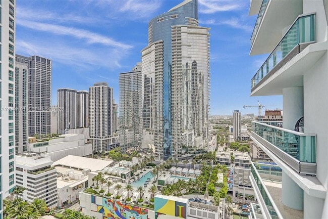 Building Photo - 900 Biscayne Blvd