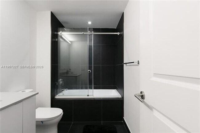 Building Photo - 1600 NE 1st Ave