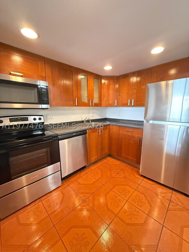 Building Photo - 13499 Biscayne Blvd