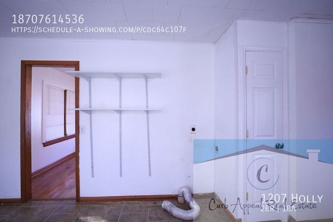 Building Photo - 1207 Holly-