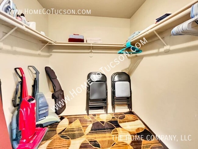 Building Photo - Short Term Furnished Foothills Condo 5675 N Camino Esplendora-2211