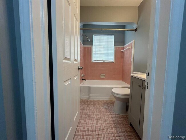 Building Photo - 19710 Moross Rd