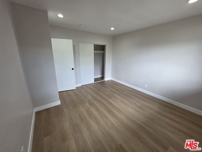 Building Photo - 14747 Woodruff Ave