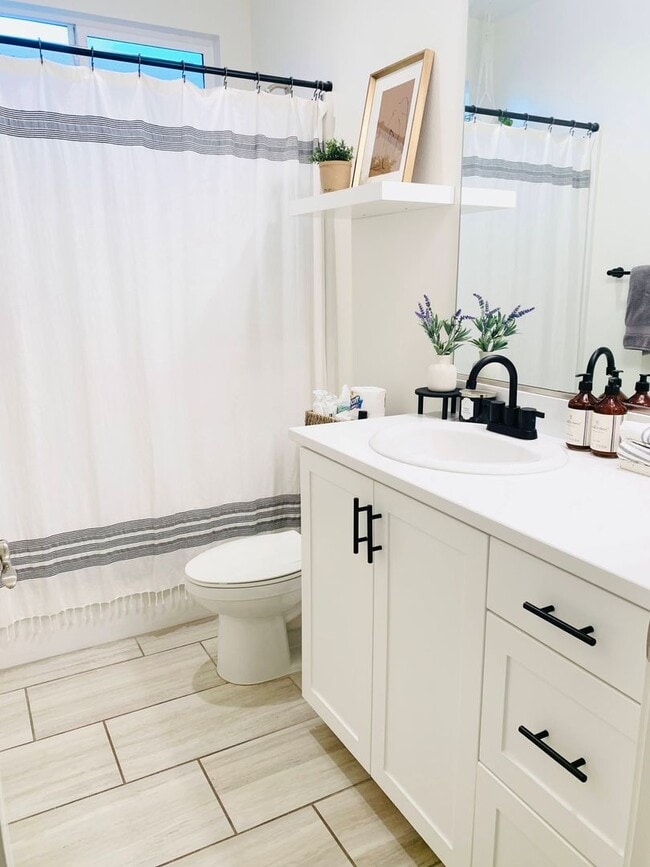 Building Photo - Gorgeous 4 Bedroom Home in West Murrieta