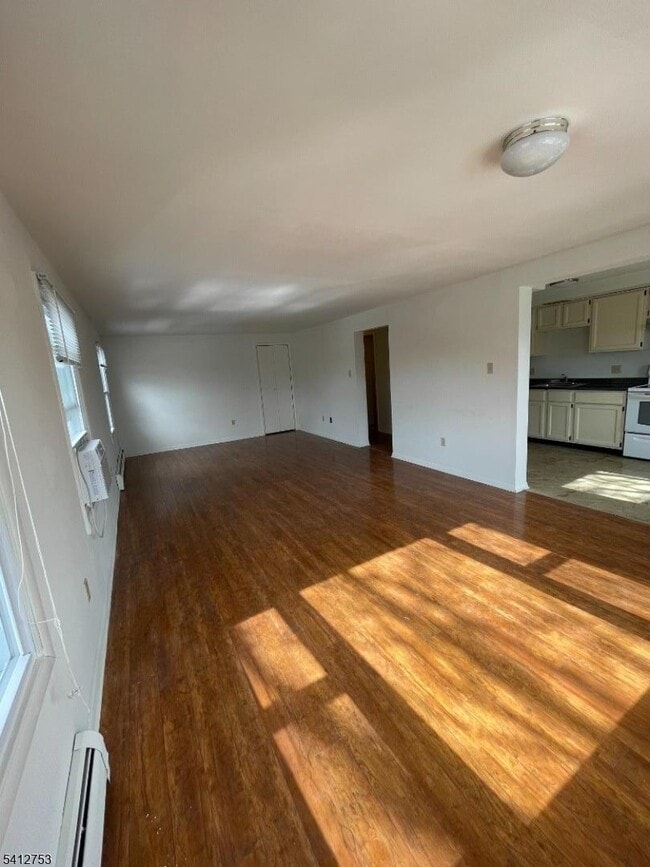 Building Photo - 278 Morris St