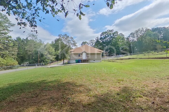 Building Photo - 603 Hudson Ave