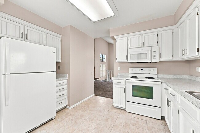 Building Photo - $2,940.95 - 3 bed 2.5 bath Home in Centennial with Central AC, and Great Backyard Space!