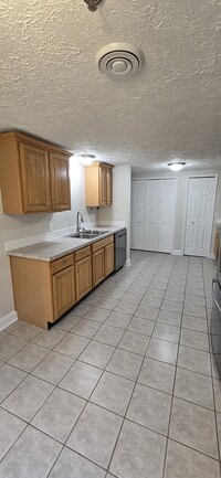 Building Photo - 6026 E Fieldstone Hills Dr