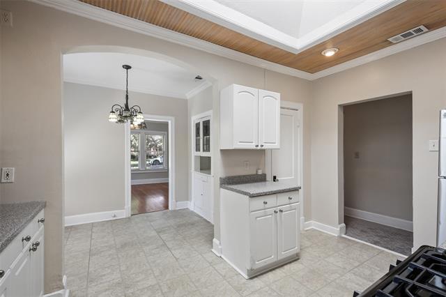 Building Photo - 6112 Prospect Ave
