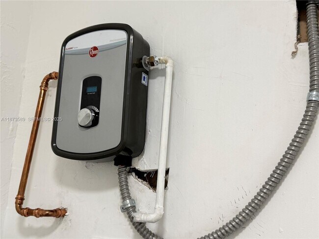 Building Photo - 3768 NE 167th St