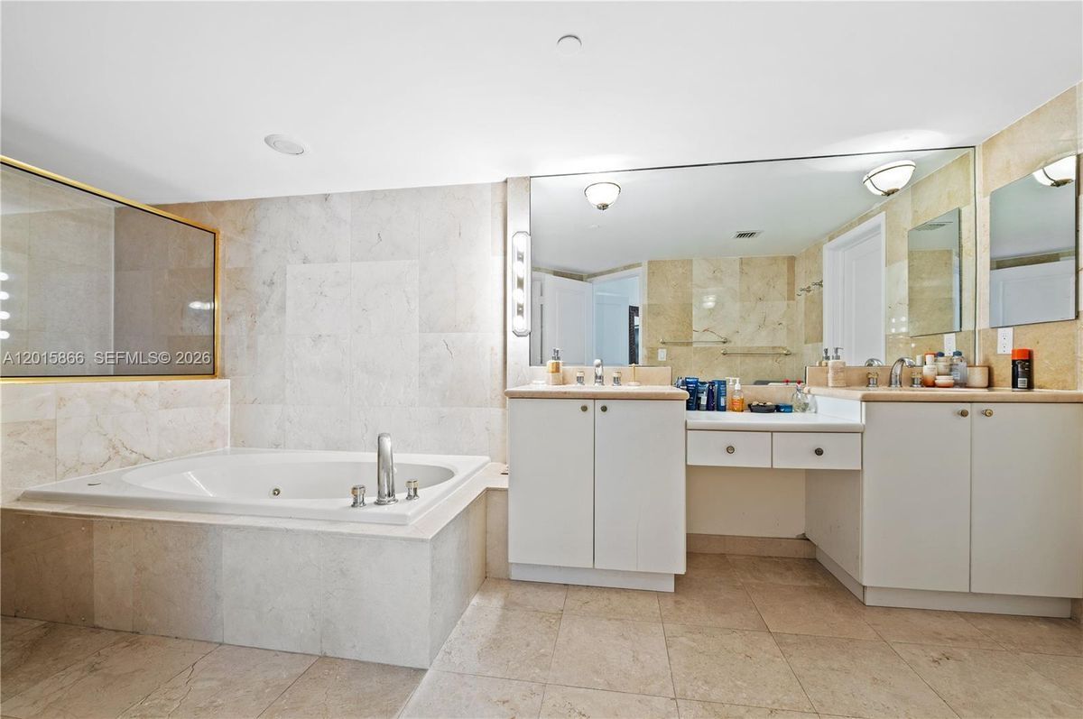 Building Photo - 8925 Collins Ave