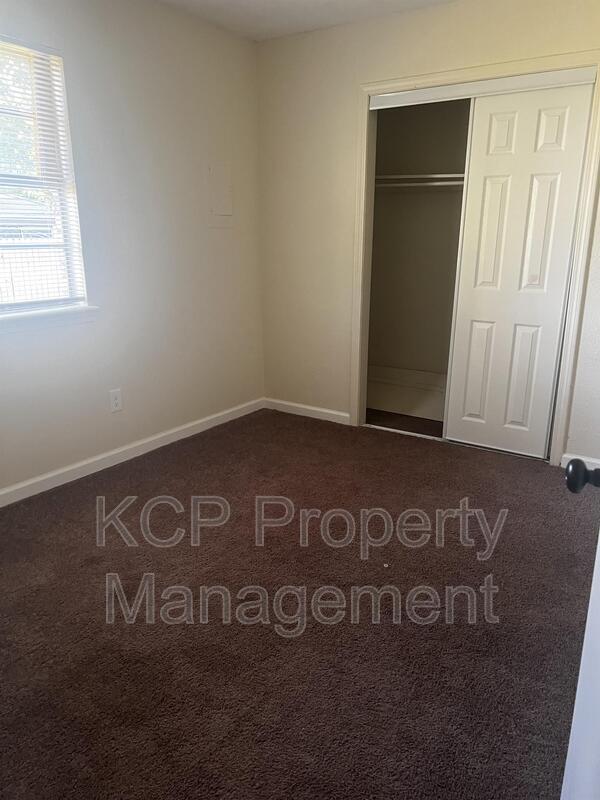 Building Photo - 2706 Rudy Rd