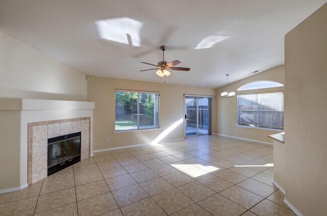 Building Photo - 5654 Violet Ave