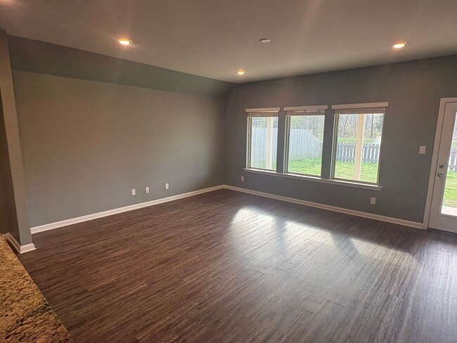 Building Photo - 44019 Covington Ridge Dr