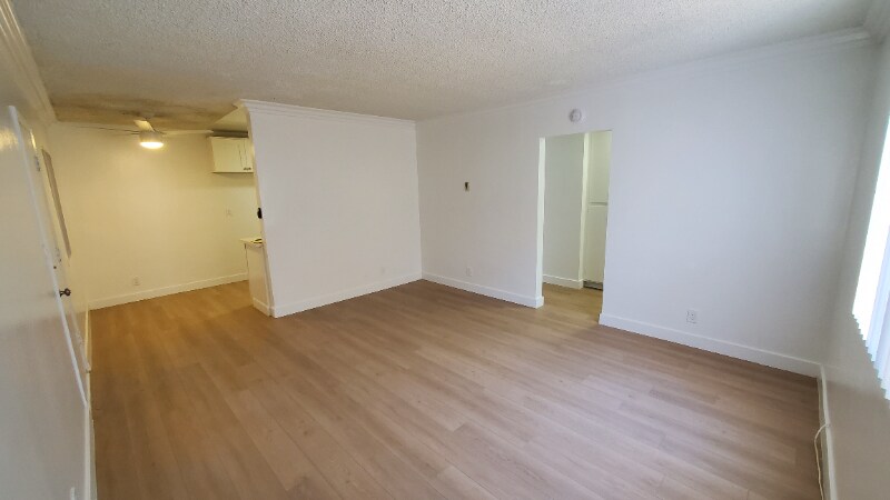 Building Photo - 1230 W Hillandale Ave