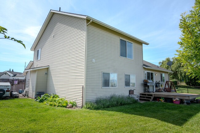 Building Photo - 3925 N Graphite court