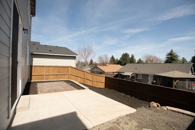 Building Photo - Spacious Brand New 4 Bedroom Home!