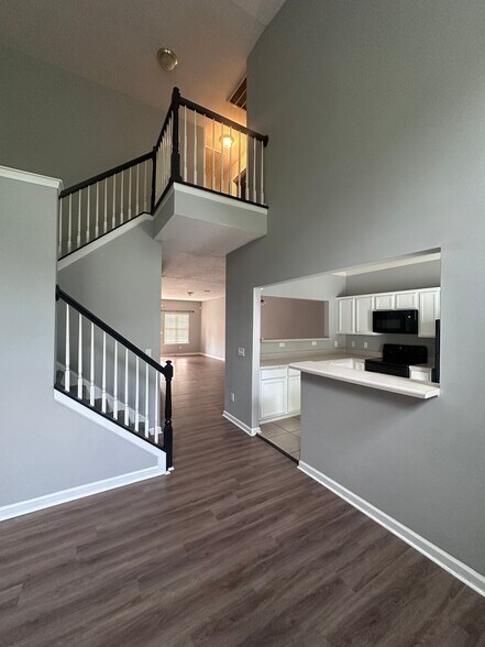 Building Photo - 5310 Southfork Blvd