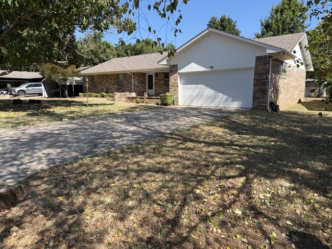 Building Photo - 116 Fern Dr