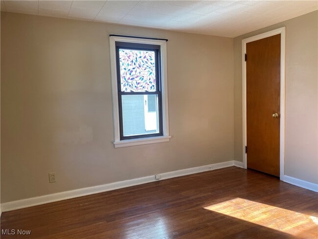 Building Photo - 1231 Sippo Ave SW