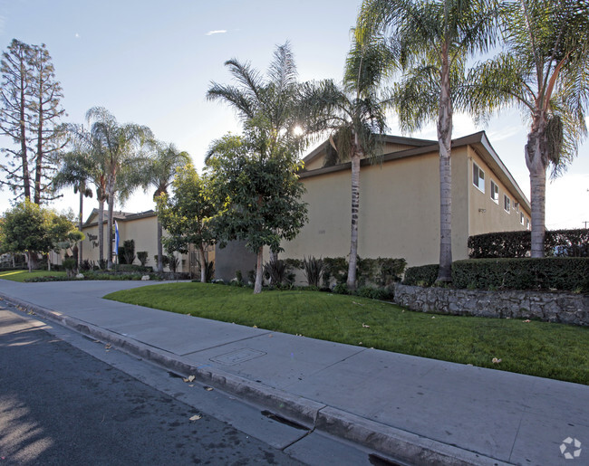 Primary Photo - Kwan Yin Apartments