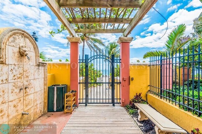 Building Photo - 2110 N Ocean Blvd