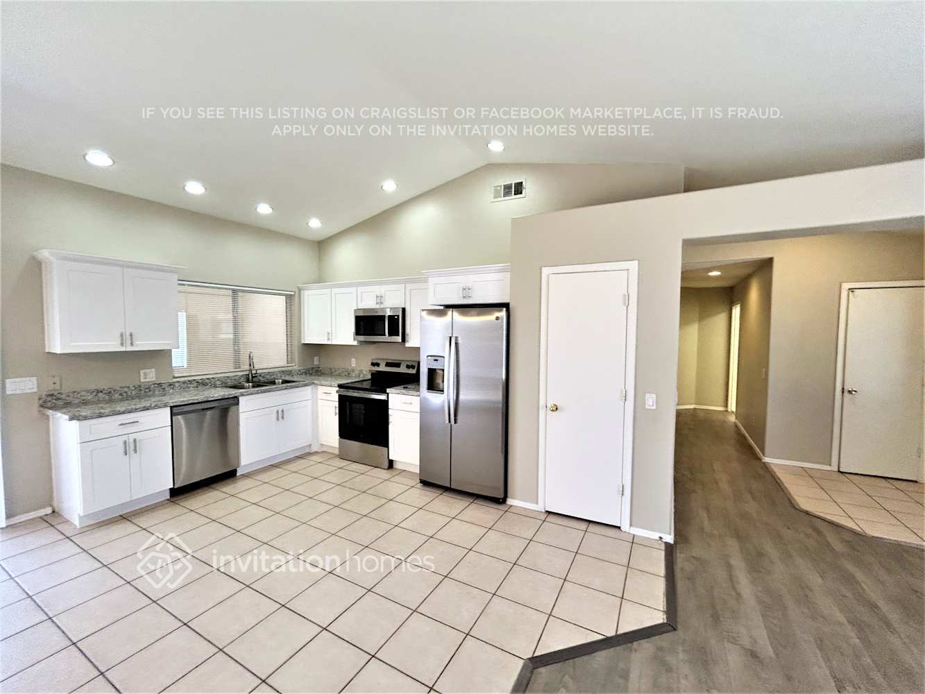Building Photo - 623 W Romley Ave