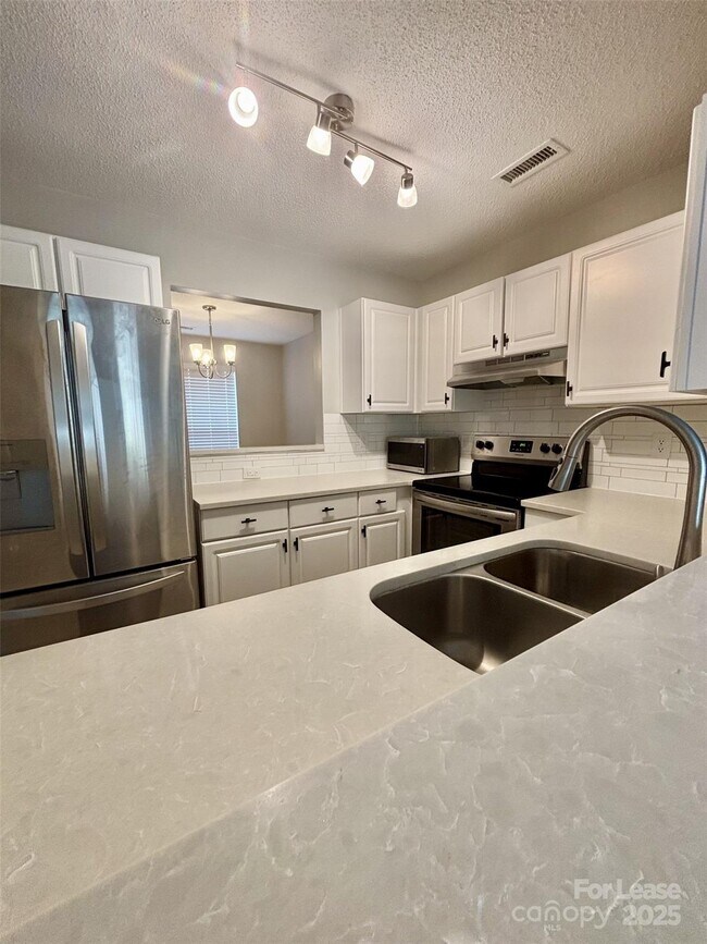 Building Photo - 17557 Tuscany Ln