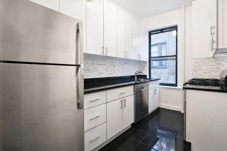 Building Photo - 300 Fort Washington Ave