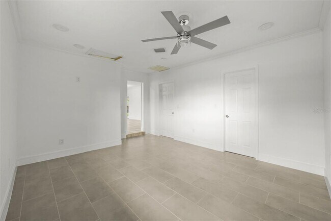 Building Photo - 5301 Venetian Blvd NE