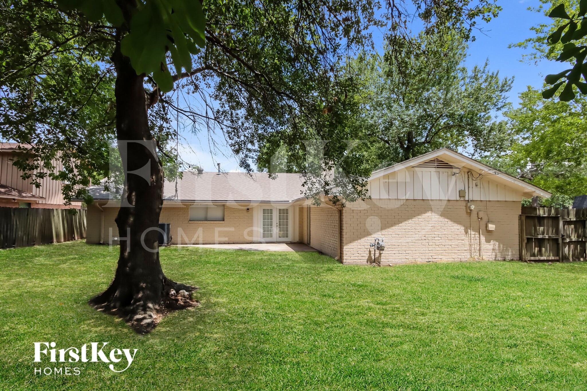 Building Photo - 5603 Sheraton Oaks Dr